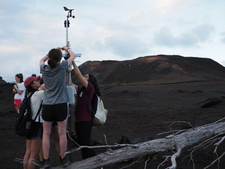 Students set up a meteorology station